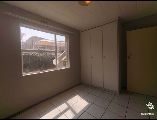 3 BEDROOM TOWNHOUSE FOR SALE IN VANDERBIJLPARK SW 5